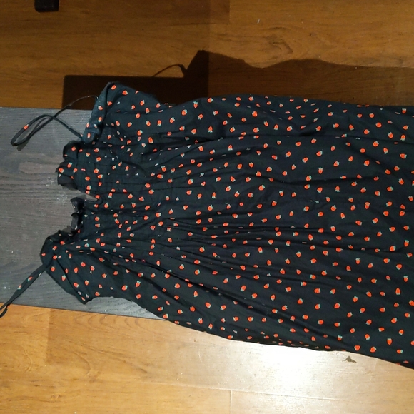 Madewell Pintuck Cami Dress in Fresh Strawberries Fruit Print - Picture 11 of 11